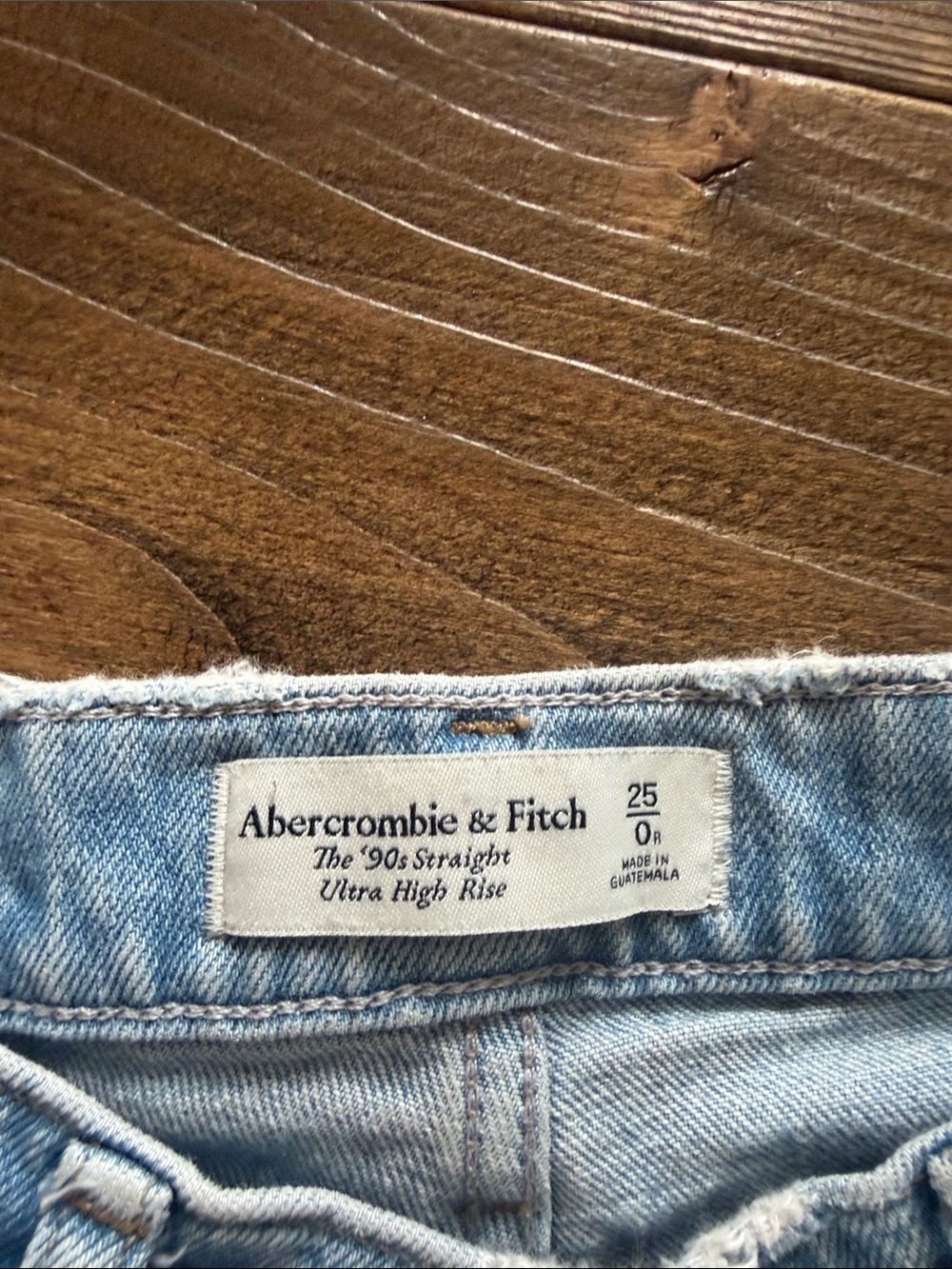 Abercrombie & Fitch The 90’s Strait Ultra High Rise Jeans - Size 0 - Picture 4 of 5
